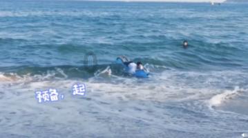 《千鹤先生》定档1月25日,70岁钟发携经典角色回归重现港式灵幻